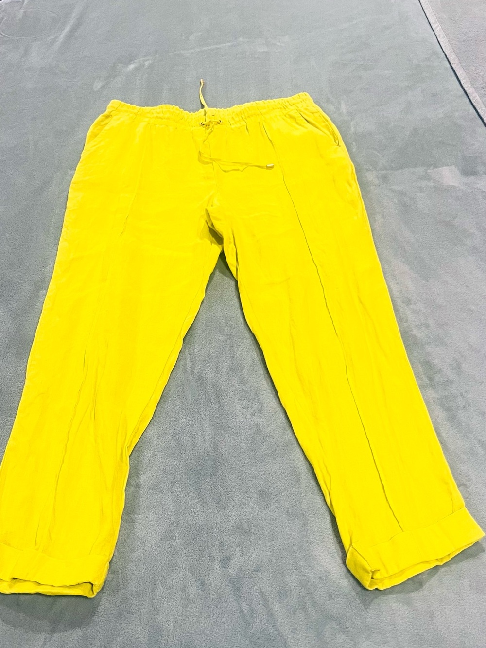Ellen Tracy Yellow Drawstring Waist Casual Trousers